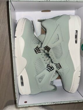 Air Jordan 4 Retros Seafoam/Sail- Metallic Silver